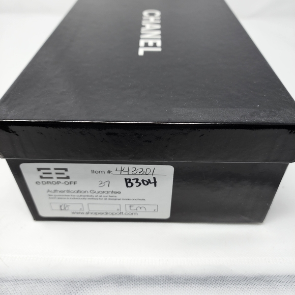 Chanel Black Leather Quilted Flats 37 - Picture 4 of 11